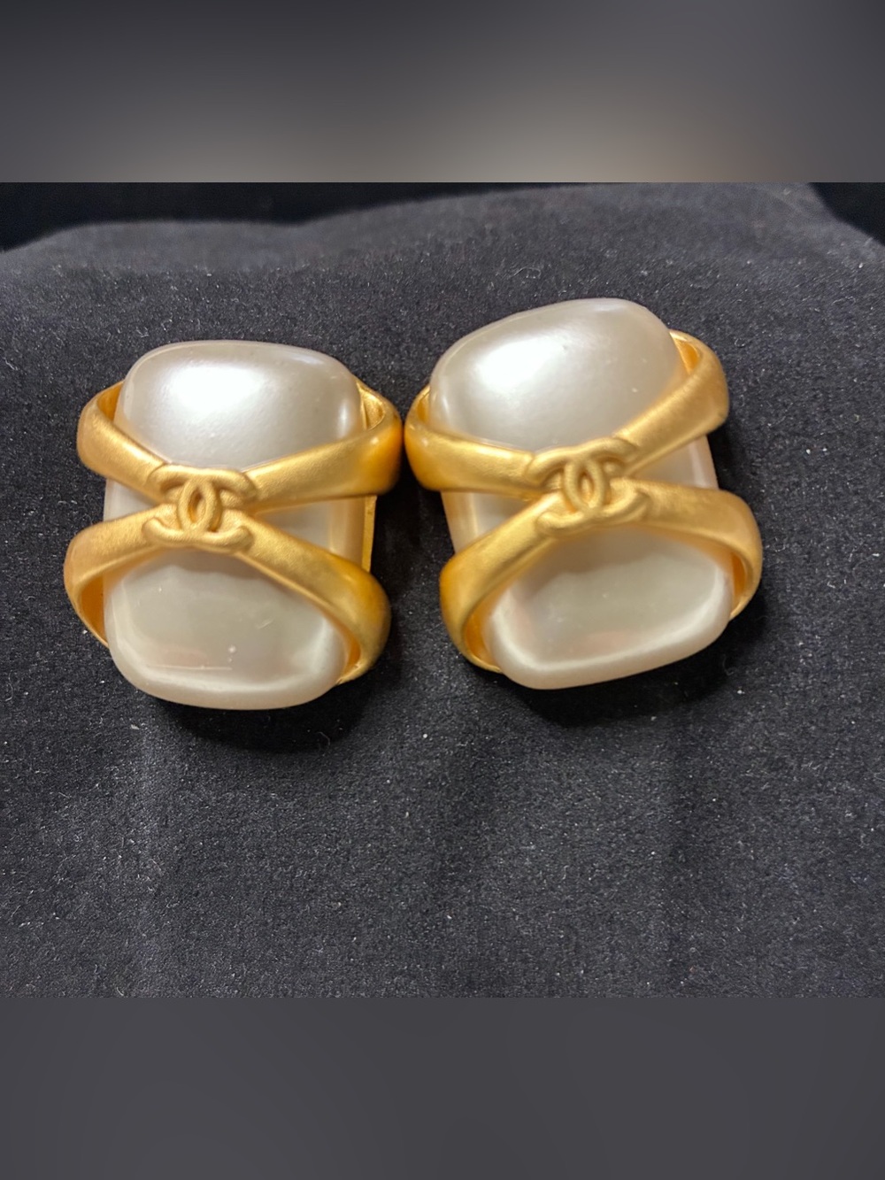 ChaneI Authentic Vintage 94P Faux Pearl Timeless Logo Earrings